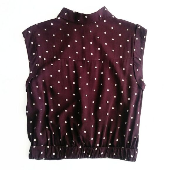 ❤️SALE! PRICE FINAL!❤️ OLM SHORT SLEEVE SQUARE PRINT TWIST FRONT CROP TOP SIZE M - Picture 2 of 7